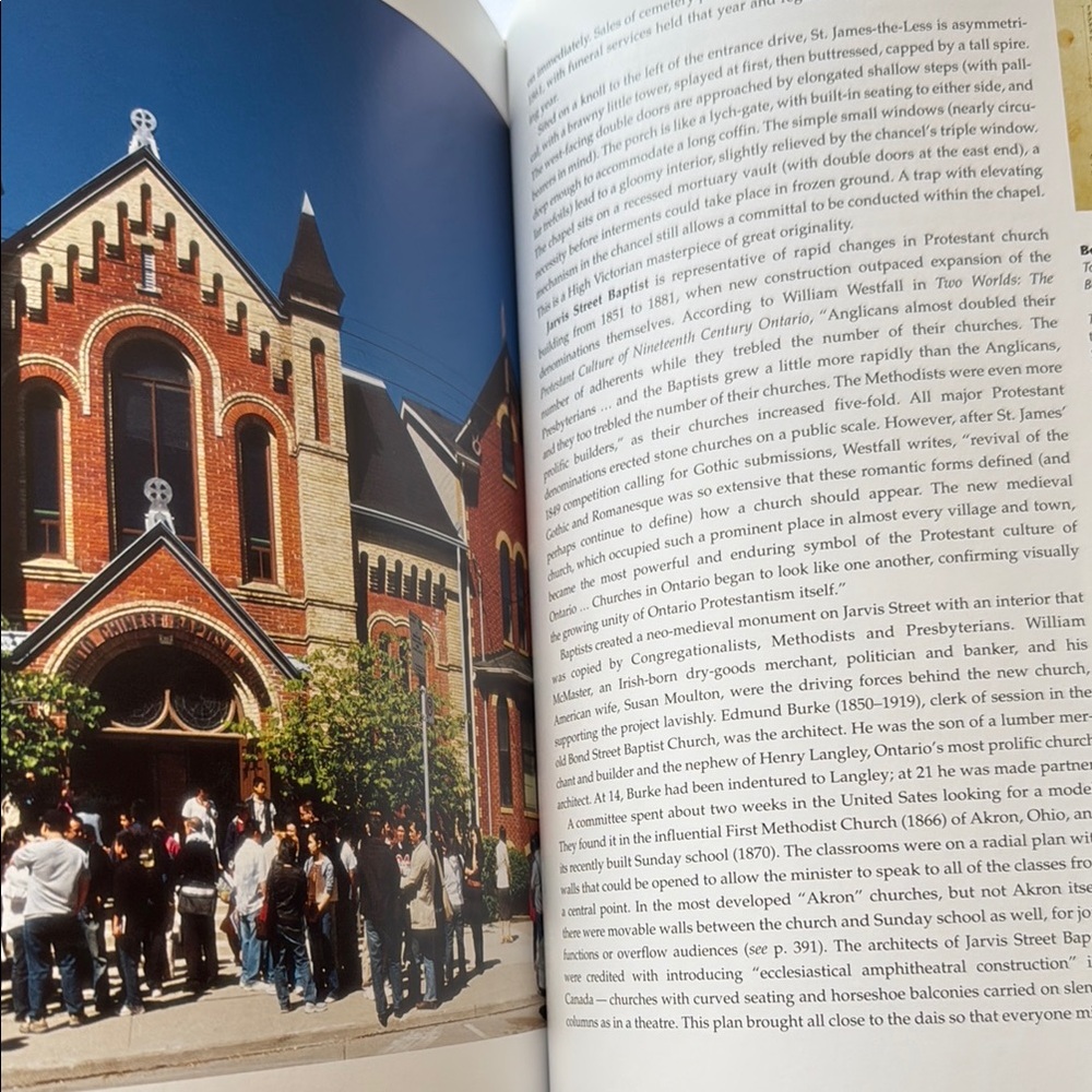 BOOK “Canadian Churches an Architectural History” - Picture 11 of 12